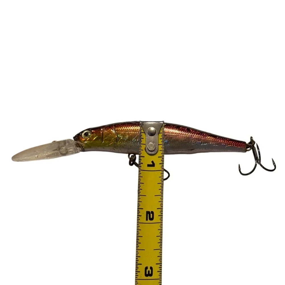 Deep Diving Minnow Fishing Lure Iridescent Gold Red Silver 4 Inch Hard Bait